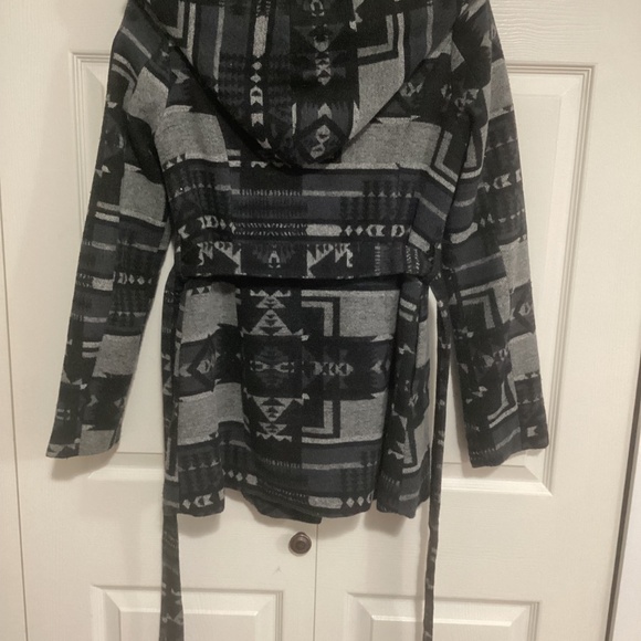 Women’s Jacket - Picture 3 of 4